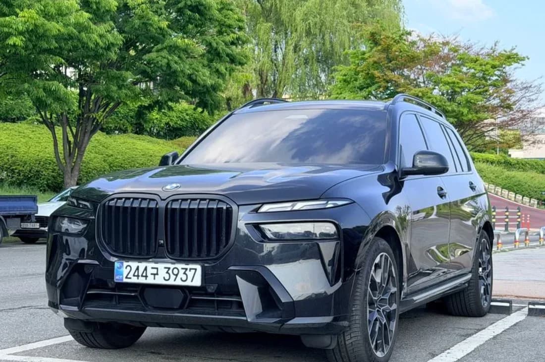 2025 BMW X7 xDrive 40i M