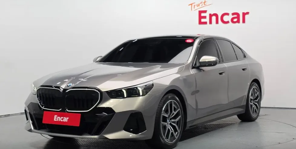 2025 BMW 520