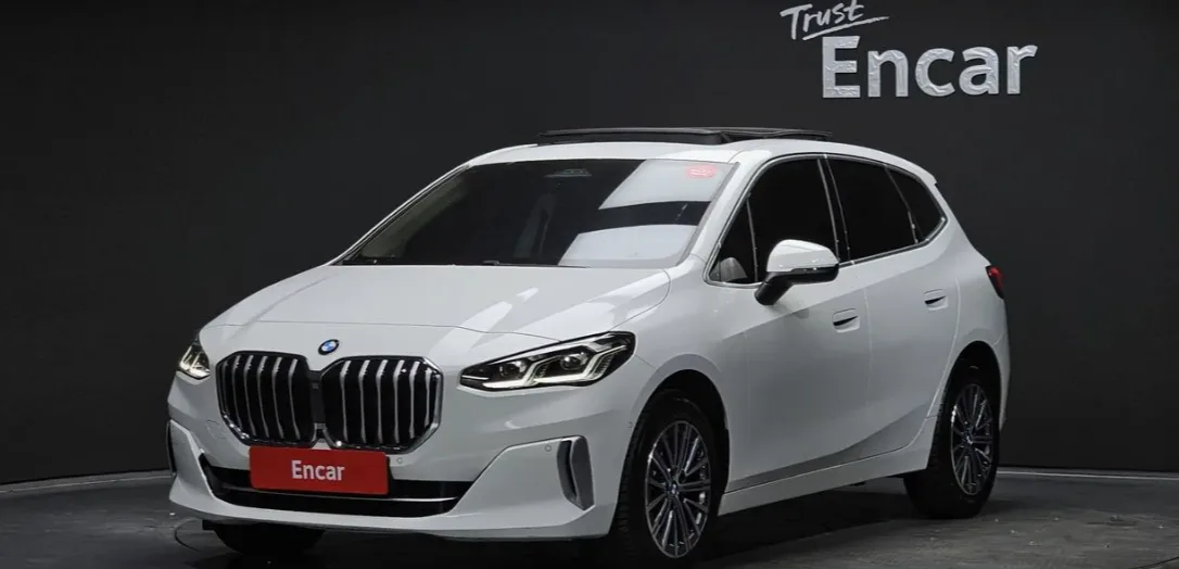2023 BMW 220